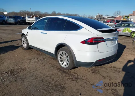 2019 Tesla Model X 100D/75D/Long Range/Standard Range z USA, uszkodzony, nr VIN 5YJXCDE20KF189941